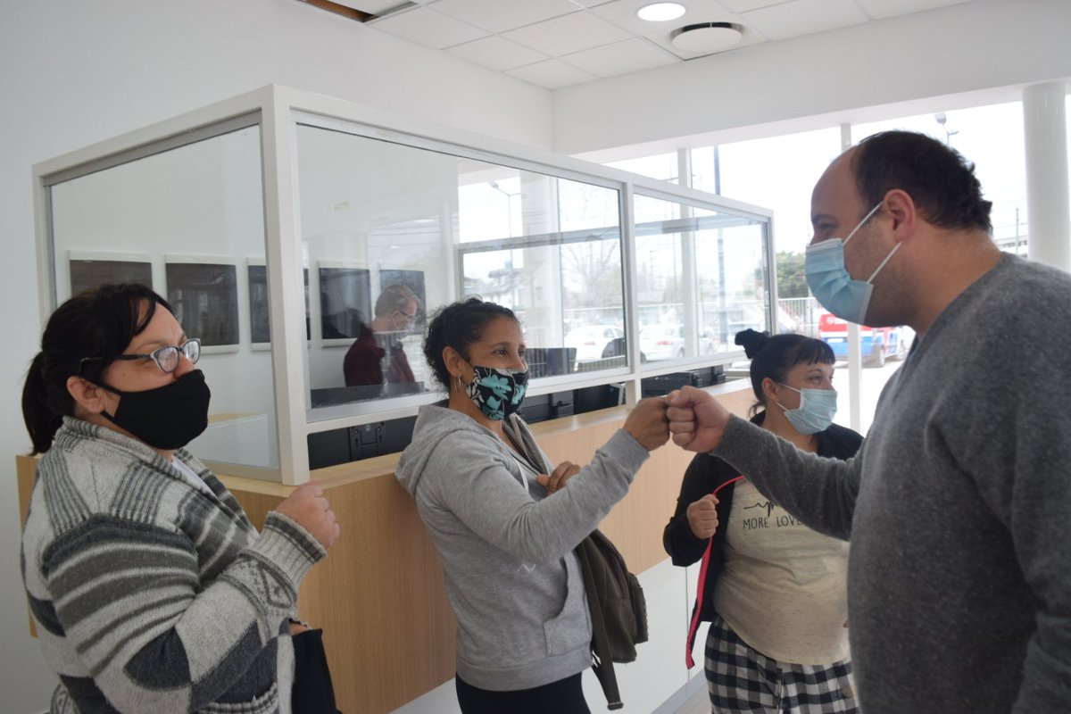 M_OrtegaSoler's tweet photo. Seguimos trabajando en la puesta a punto para la inauguración del nuevo Hospital Odontológico y Hospital Oftalmológico del @MunicipioLdeZ 🏥🙌😀
#LomasEnMarcha
@minsaurralde
@fotermin https://t.co/x59fFTZzir