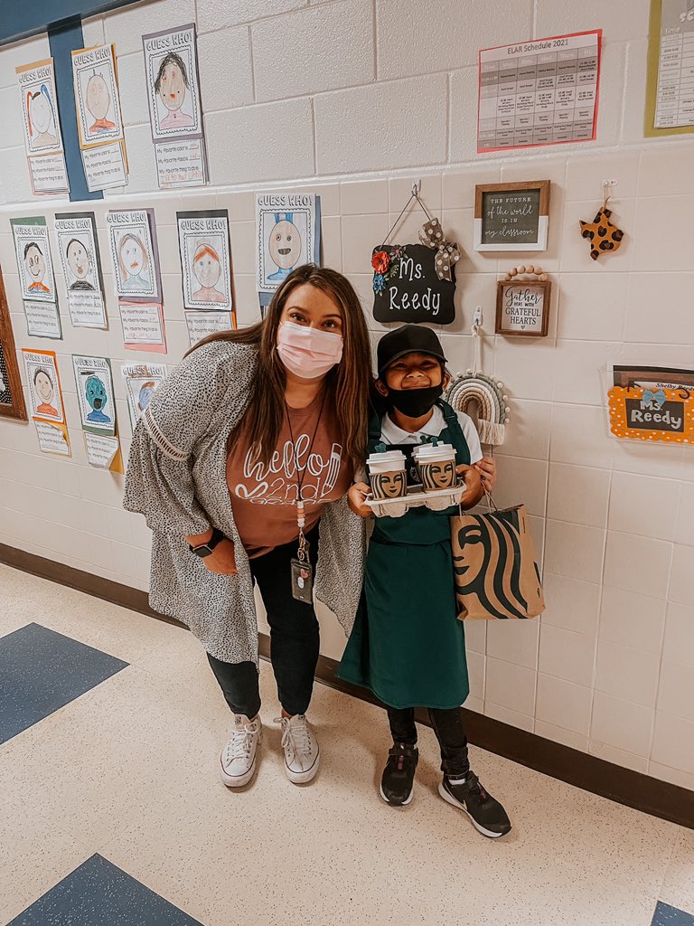 steppintheclass's tweet image. Career Day at @ASJohnston1 featuring the sweetest little @Starbucks barista! #WeRiseIrvingISD #jaguarnation 💚☕️