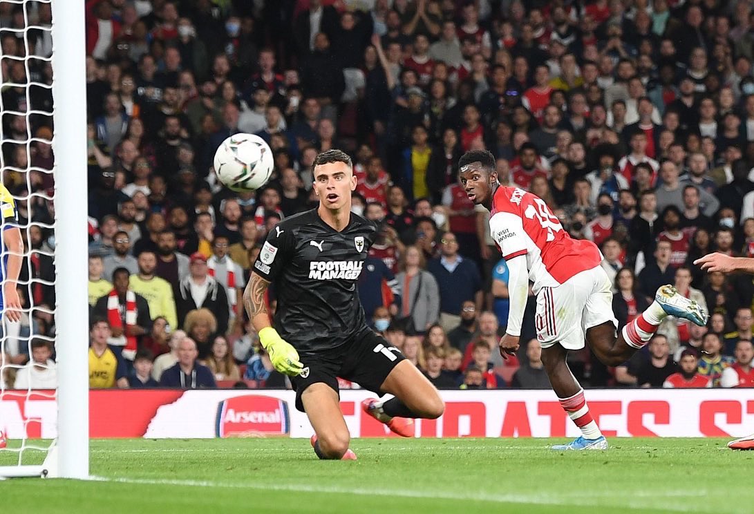 EddieNketiah9's tweet photo. Phone will never die, stronger than a Nokia brick. 😂 Bring on the next round! ⚽️📞 @Arsenal https://t.co/yoG38qIMV3