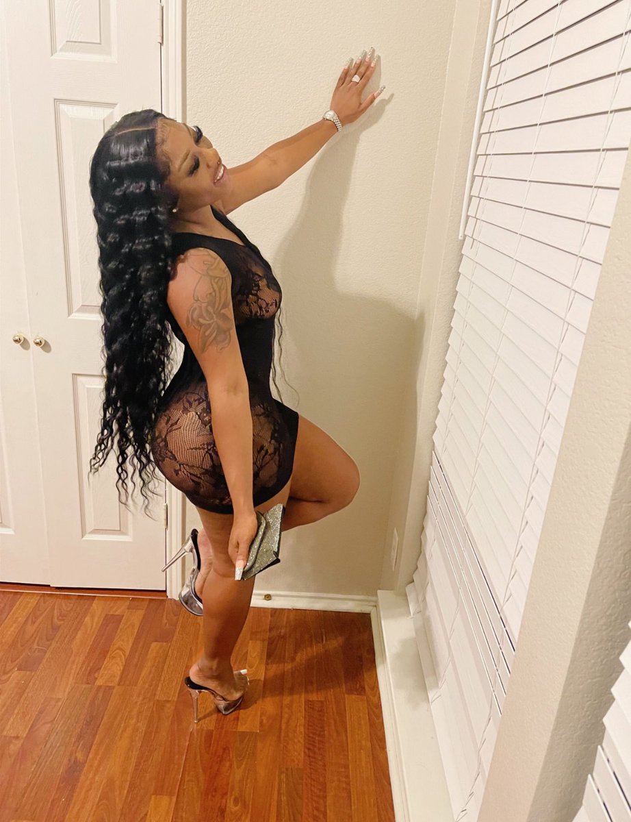 Falica_Monae's tweet photo. Alexa Play “Girls Want Girls” 😍 https://t.co/0GuEZMIxE7