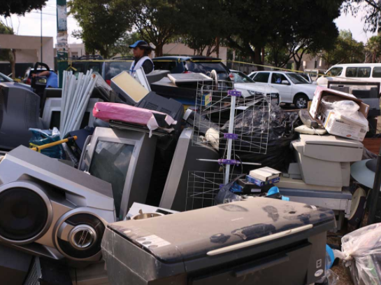 DONDEIRweb's tweet photo. Llega la tercera jornada del Reciclatrón 2021 y será en el Parque Ecológico Xochimilco. Te damos los detalles para que lleves tus residuos electrónicos https://t.co/YwU4wtfC5g https://t.co/7kLrP25198