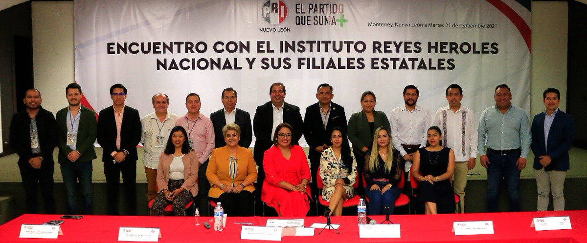 IRHnacional's tweet photo. Nos encontramos reunidos en el @prinlmx los dirigentes estatales del IRH con el presidente Dip. @JoseLuisGarza8a y nuestro dirigente Dip. @lazarojimeneza. 

Reforzamos nuestro compromiso de seguir con la  profesionalización política. 

#SomosReyesHeroles 🇲🇽 https://t.co/7XAKRSddIc
