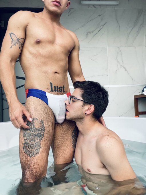 Ufffffff quiero otra vez ???. 
50% descuento 

https://t.co/swyaPRHYCB https://t.co/2W8doUt4zi