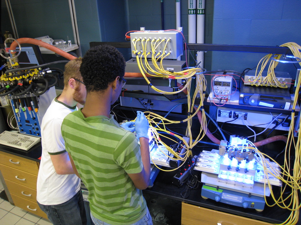 bernlab's tweet photo. Assistant Professor of Materials Science and Engineering search @cmu_mse 
Researcher focusing on materials for energy in a decarbonized future are encouraged to apply through https://t.co/kaAZ90UW38 https://t.co/S81nqSiPUR