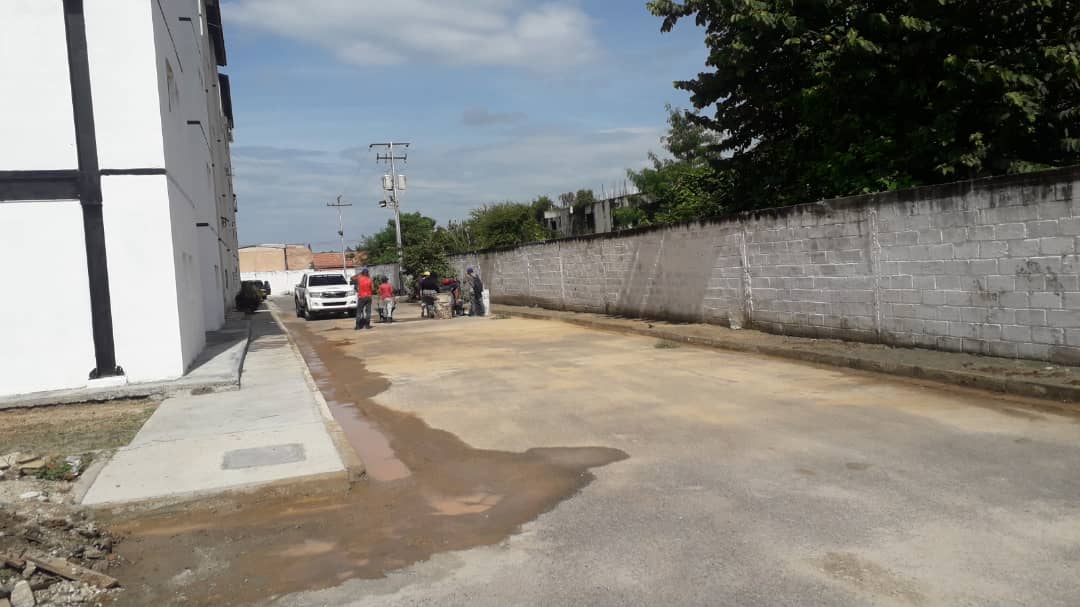 (EN FOTOS) El <a href="/GobiernoAragua_/">Gobierno Aragua</a>  realizó este martes Gran Jornada de embellecimiento en urbanismo Los Frutales del municipio Libertador, a fin de llevar a cabo acciones de desmalezamiento, recolección de desechos sólidos y vegetales, limpieza y pintura. <a href="/sec_infraragua/">Sec. Infraestructura, Obras Públicas y Proyectos</a> <a href="/MVzlaBella/">Misión Venezuela Bella</a>