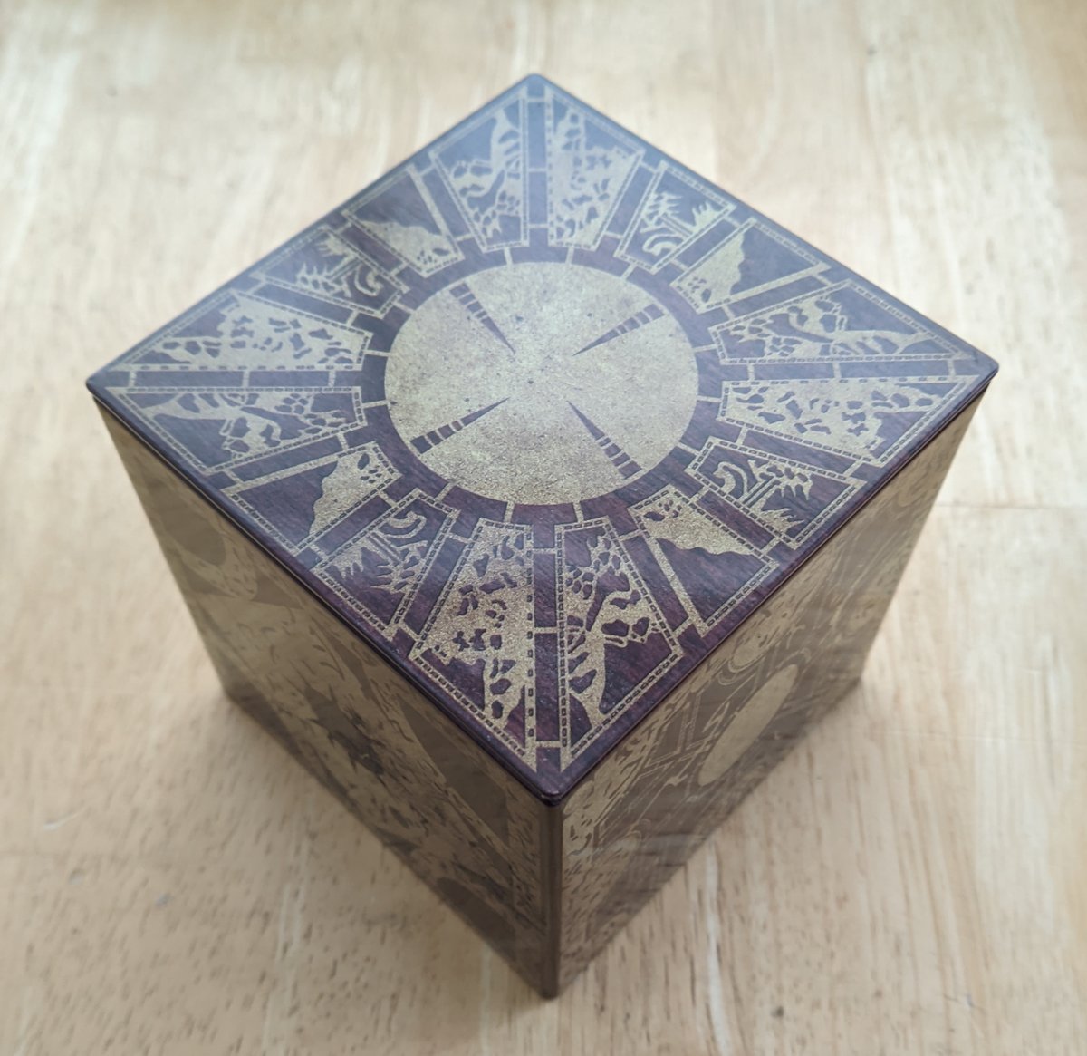 kig_yuri's tweet photo. @RainStarsBow "You said you didn't have much on your desk at home, so I thought this paperweight would help. It's an antique puzzle box too, though I couldn't figure out how to open it..." https://t.co/AFF3RgF2ss
