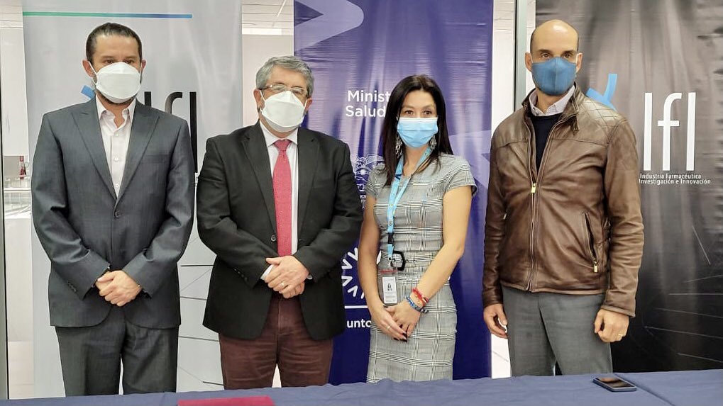 IFIPromesa's tweet photo. #IFIContigo 🧬 |

Hoy, junto a @A_MaldonadoE, nuestro Presidente Ejecutivo, entregamos al Dr. José Ruales, Viceministro de Gobernanza de la @Salud_Ec:

✅ 70.000 jeringas
✅ 70.700 mascarillas quirúrgicas 
✅ 35.000 batas quirúrgicas descartables 

👉🏼https://t.co/l9jgVbHVgT https://t.co/7ZiBt4cQK4