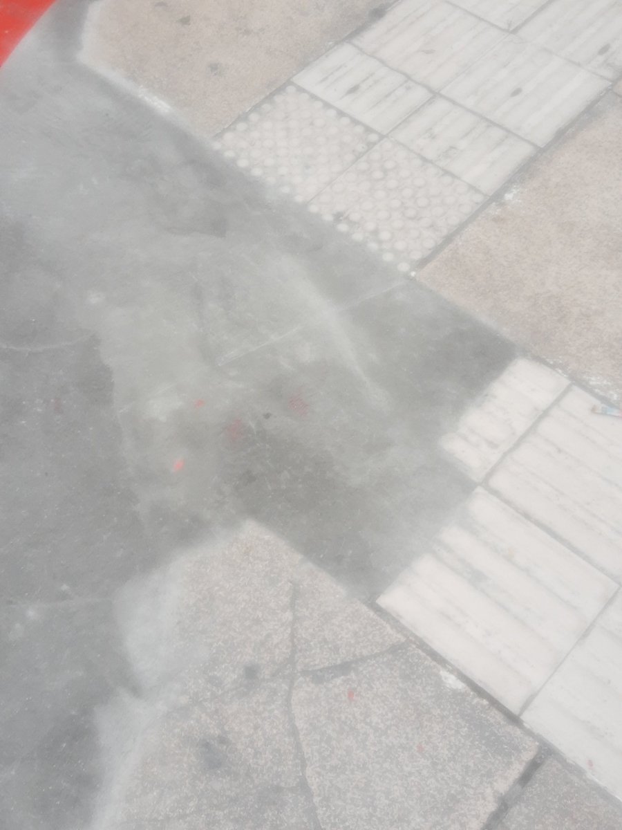 srsaade's tweet photo. Que mugrero departe de @OPublicasSalt están haciendo con las banquetas en el Centro de #Saltillo solo parchando, sin piso, y hasta sellando registros. @manolojim @TeleviSaltillo @rcg_media @antonio_noticia @vanguardiamx @PeriodicoZocalo @_chuchuy https://t.co/V3dmSeNhrd