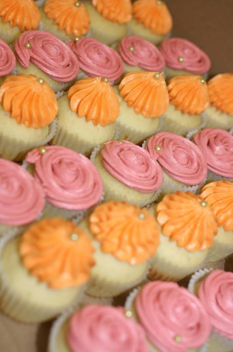 otehiminfaerie's tweet image. support native artists and bakers 🍓🎂 
Instagram.com/bakedinabox 

#SupportNative #BuyNative #Baker #NativeOwned #NativeMade #Cupcakes