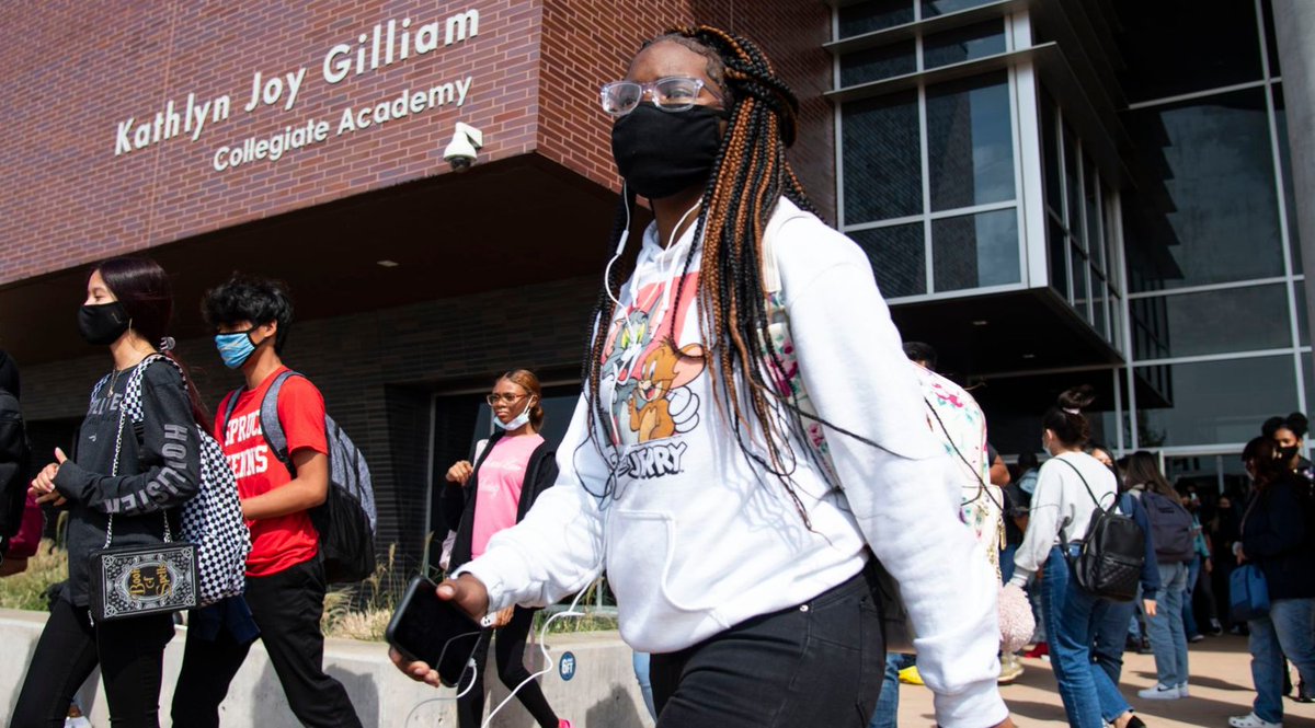 vlnzl's tweet photo. 4 Dallas-area campuses named Nat'l Blue Ribbon Schools https://t.co/qBSjgjLxJE #GYOTeachers #GYO #NLERAPP @TxTLEEC #txed @DISD_Libraries @dmnews #Achievementunlocked #TitleI @GarzaECHS @dallasschools @teainfo @utexascoe @UTexasPHEL @NPEaction @TexasAFT @LatinostudiesUT @MASBATX https://t.co/6T8J056IGK