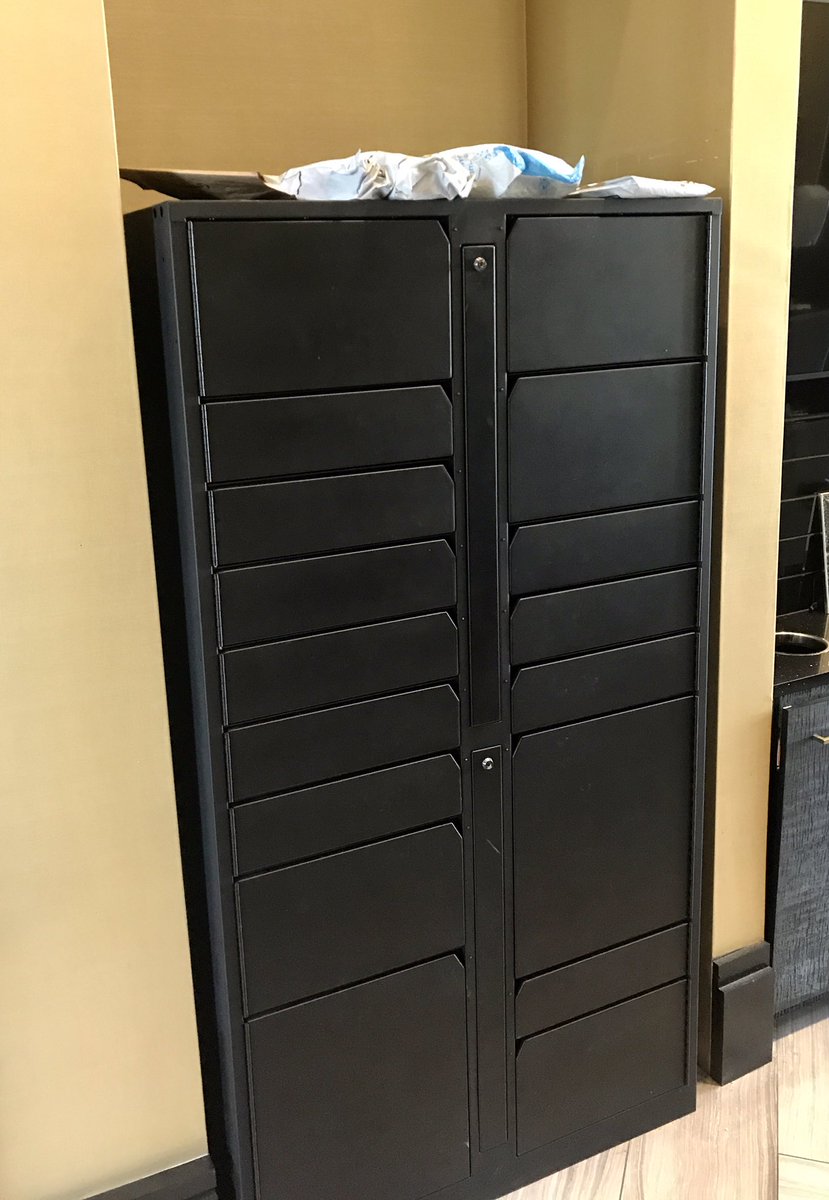 robocreep's tweet image. Hey @amazon …this is considered an acceptable delivery policy? When your employee runs out of lockers, they just leave them unattended on top of the machine? This is apparently “delivered”. There’s over one thousand residents in this apartment complex…doesn’t seem very secure.