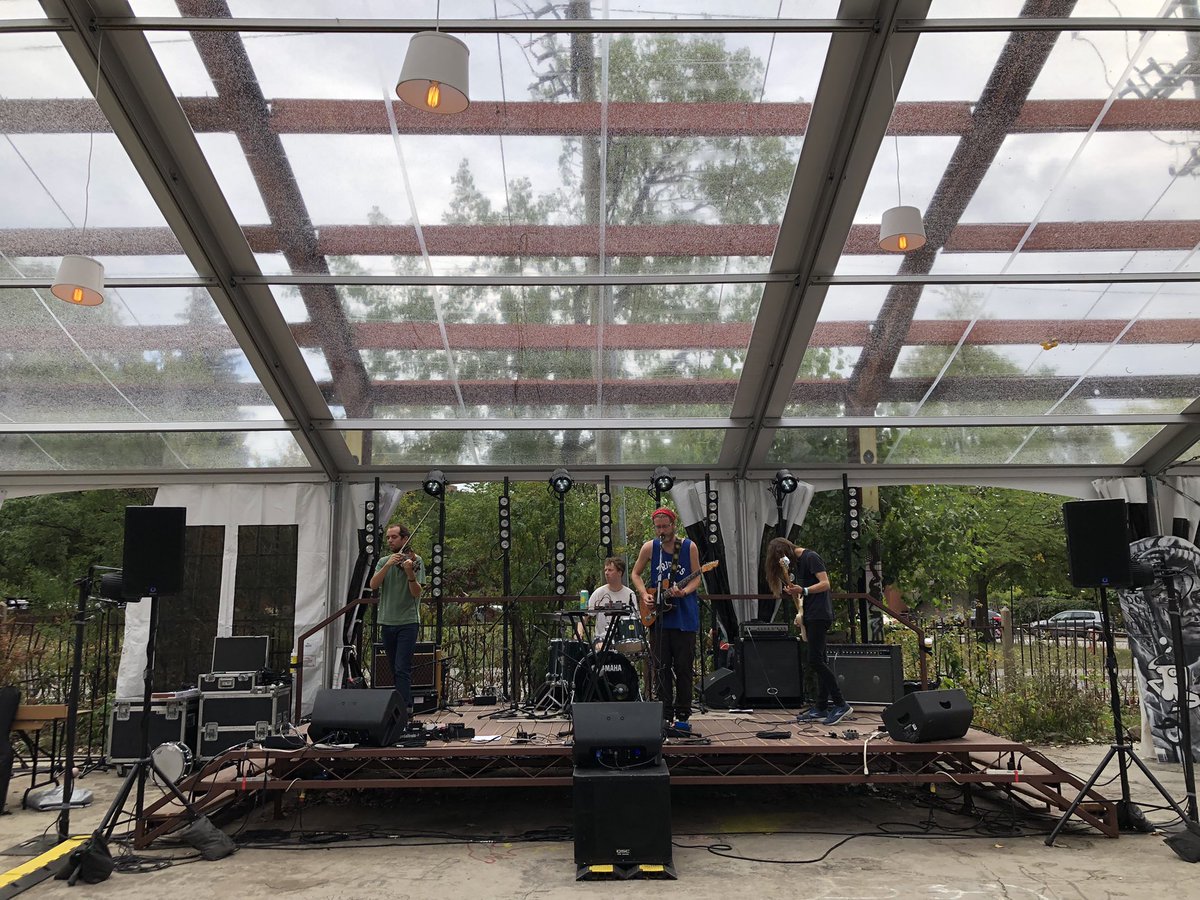 Got to see familiar faces at <a href="/popmontreal/">POP Montréal</a> this afternoon. Welcome back live shows. #popmtl