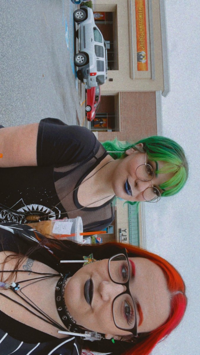 melissacioffi's tweet photo. Two witches in their natural habitat ☠️🖤 #badwitches https://t.co/yOnTTunLJ3