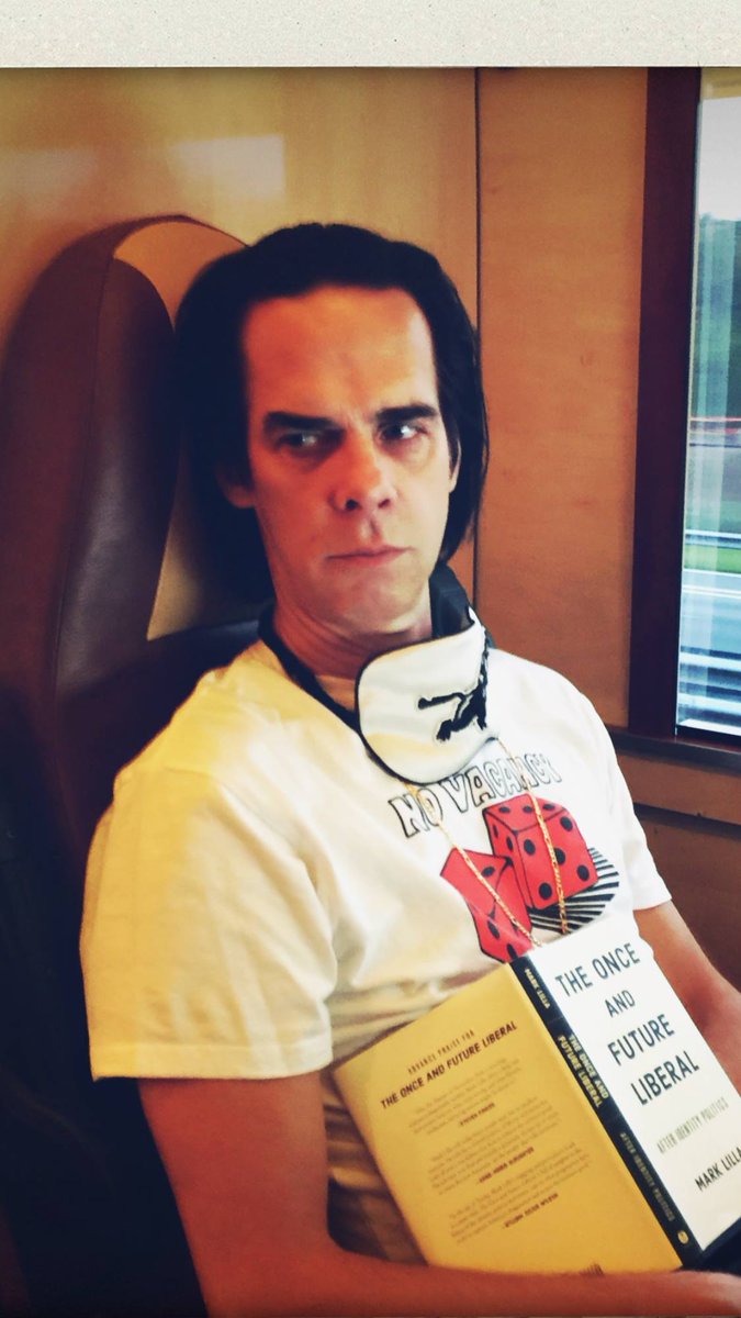 enterteinmentsg's tweet photo. #HOY el mundo de la 🎶 #música celebra a Nick Cave en su cumple #64… 🎂
🎤 Cantante y compositor es líder la banda #TheBadSeeds, formada en 1983. También es 📚 escritor y su primera obra es 📖 #KingInk, publicada en 1988. 👉 https://t.co/GMZeRkMVT9
@nickcave https://t.co/PEQnL7MrJW