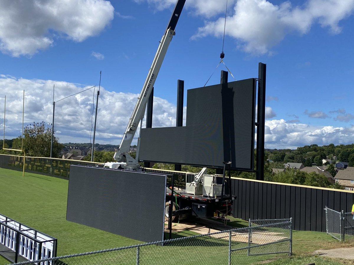 The biggest &amp; baddest all virtual Jumbotron  in our great state is almost complete!!! Be there to witness history on Friday! Buckle up, Bear Fans! #RUN21