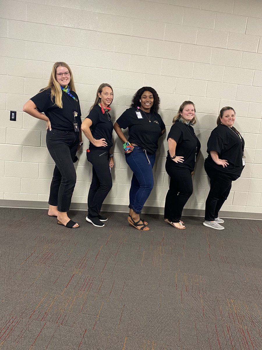 Miss__Gantt's tweet photo. was gonna use the caption “genes so nice, I made them twice,” but I don’t think it’s applicable for septuplets 😹 #TwinDay #SpiritWeek #PMSGrows #PelionProwl https://t.co/hFUq3JStRu
