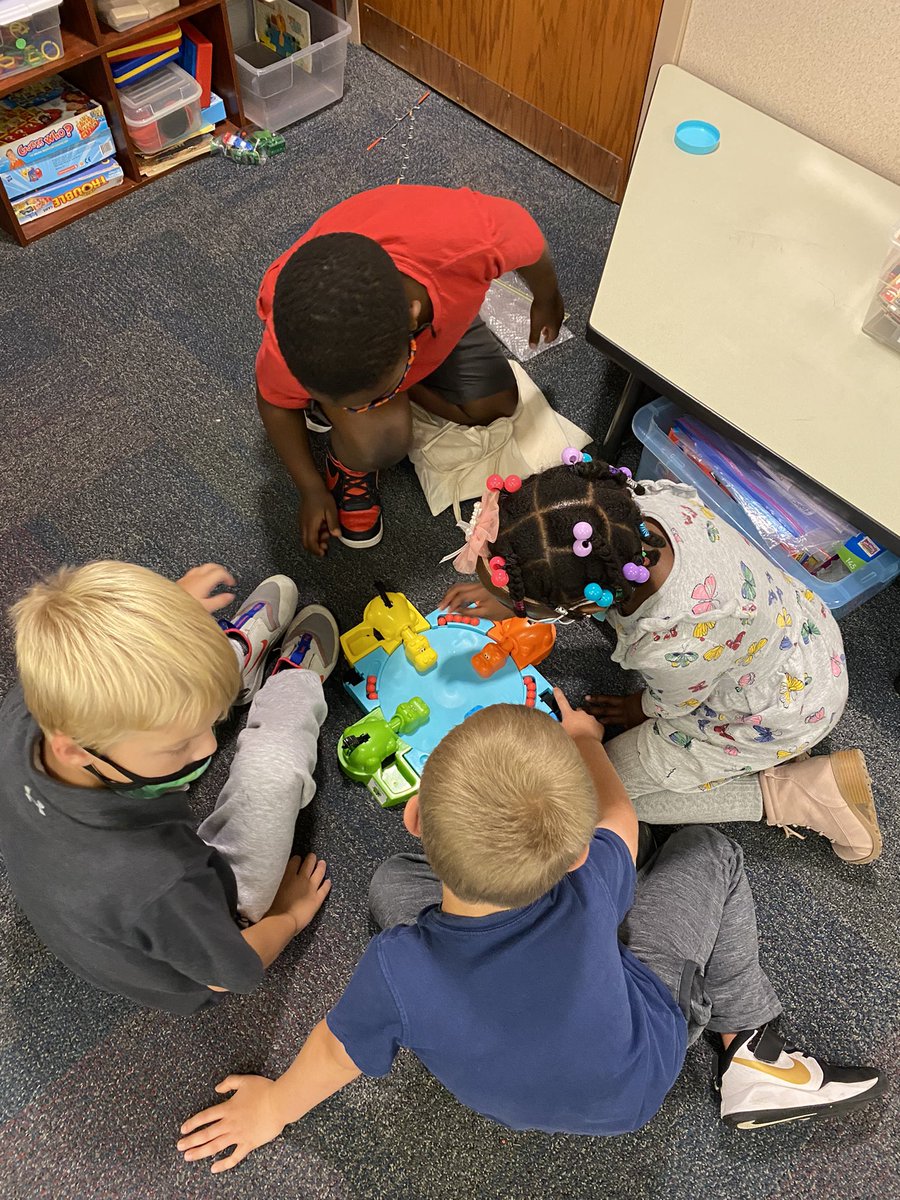 bachmann_ashlee's tweet photo. No rainy day blues for this crew!  We love inside recess games. ❤️ @HPEPatriots https://t.co/J8HAVlvLIF