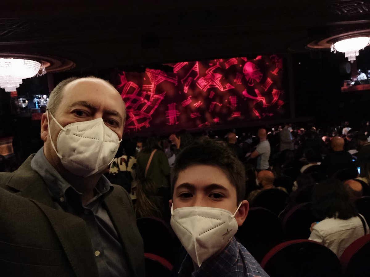 anbb's tweet image. Disfrutando del increíble preestreno de #ElReyLeón por cortesía de @el_pais #Madrid vuelve a brillar. @MusicalesStage @yolandaabejon