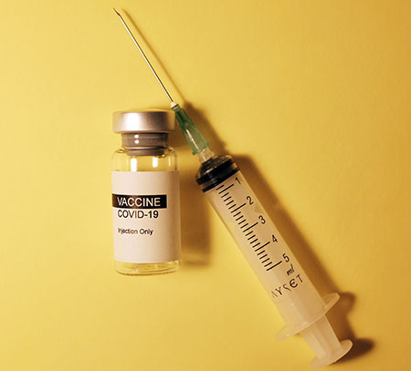 iamunioncanada's tweet photo. Dans une course contre la quatrième vague du coronavirus, le gouvernement, les bureaux de santé publique et les employeurs sont passés de l’encouragement à la vaccination à l’obligation. #COVID19 #indemnisationDesAccidentés

https://t.co/S6JGlYyhc1 https://t.co/ER1o8X542W
