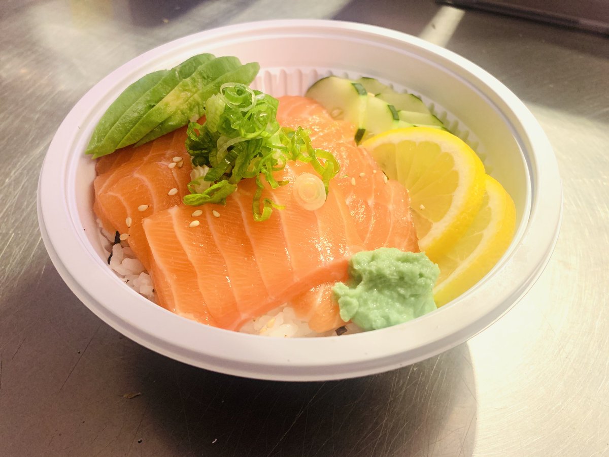 bento_ya's tweet photo. If you've never tried the salmon sashimi bowl, you're definitely missing out. So come on down for a fresh meal.
We are Open 😋😋😋
📍Bento-Ya
Sushi and Japanese Gourmet
Open 11:00am - 9:00pm
(Closed on Sunday)
#BishamonGroup #Daikokuya #Midoh #Japanese #LA #Arcadia
#Sashimi #bowl https://t.co/7d2nN0CTTI