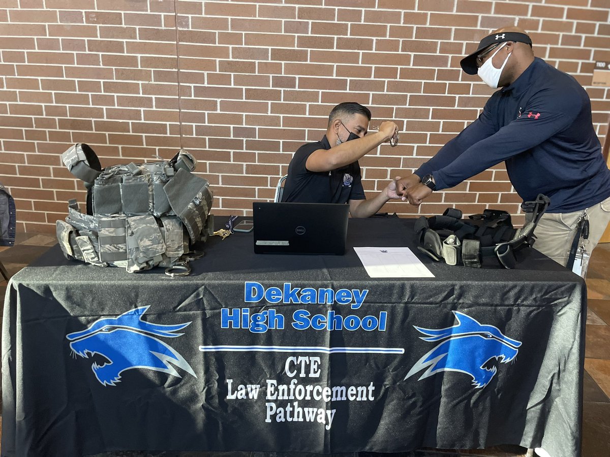 Dekaneywildcat's tweet photo. Donโt forget to stop by and visit the @CteNths pathways at Open House. #movingeducationforward #cte #pathways #endorsements #transformingthenation https://t.co/mNpETFhNWf