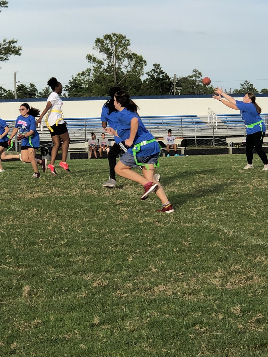 DHSWolves2025's tweet image. Some highlights from last night’s Powderpuff game. While the Sophomores took home the W, our Freshman girls played their hearts out (and had fun doing it!) So proud of you, ladies!!!👏🏼🐺