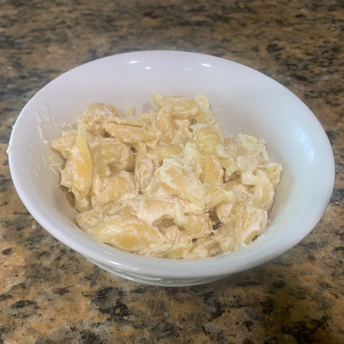 sweets_pinkie's tweet photo. Shells and White Cheddar Pasta #pasta #shellpasta #whitecheddar #shellandcheese #pastafood #whitecheddarcheese #whitecheddarcheesepasta https://t.co/jvGqzXPxfz