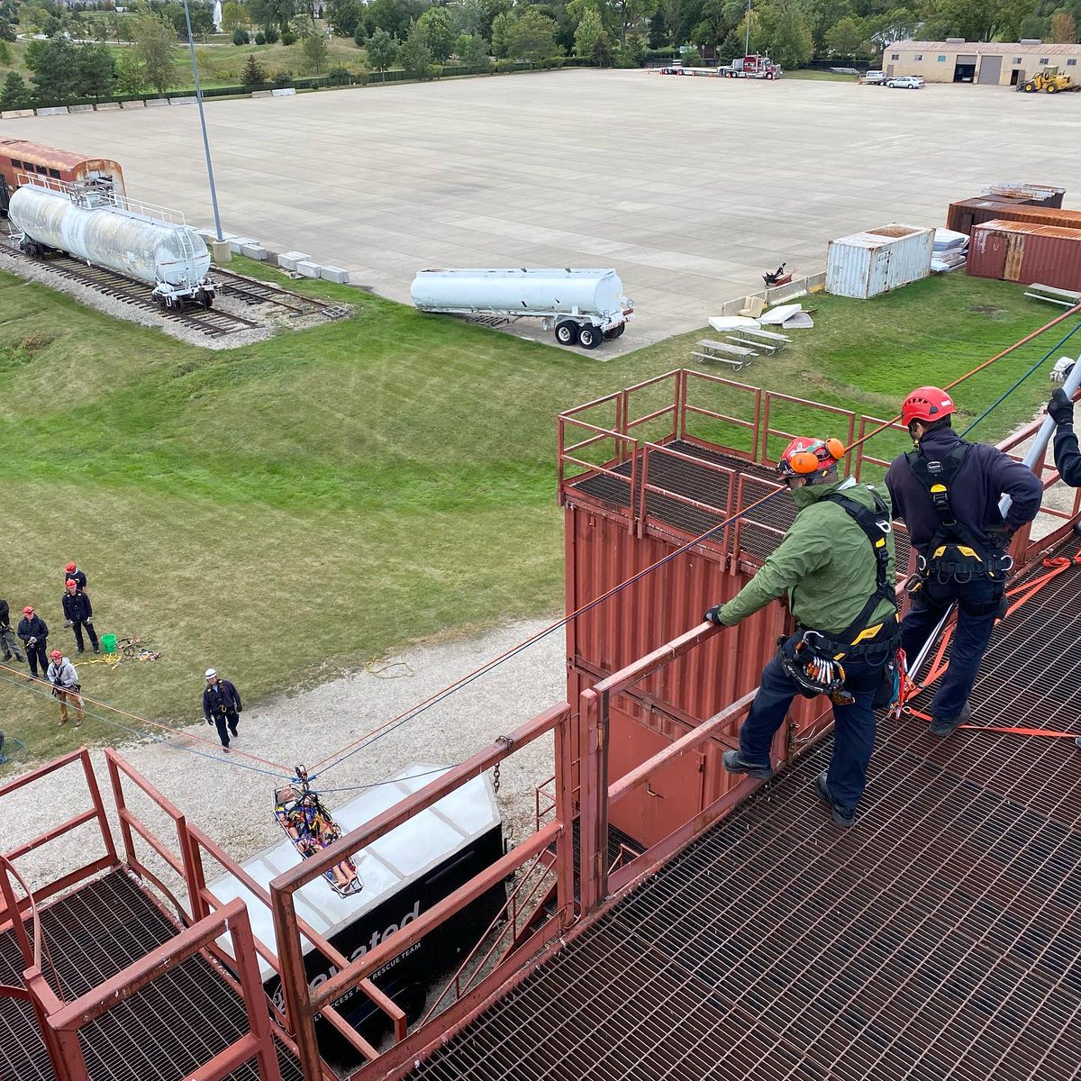 elevatedsafety's tweet photo. Horizontal movement day at rope rescue tech…high lines, crosshauls, dynamic deflections.

#roperescue #roperescuetech #roperescuetechnician #elevatedsafety #highlines #crosshauls https://t.co/tiX0XGyHPQ