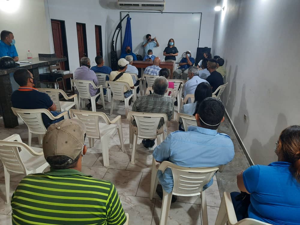 RamonGuevaraMRD's tweet photo. #22Sep Junto al Comité Ejecutivo Municipal AD Alberto Adriani, orientando la actividad política institucional para los escenarios por venir. UNIDAD 👍🏻

Defendamos a #Mérida https://t.co/hlpXOhqSej