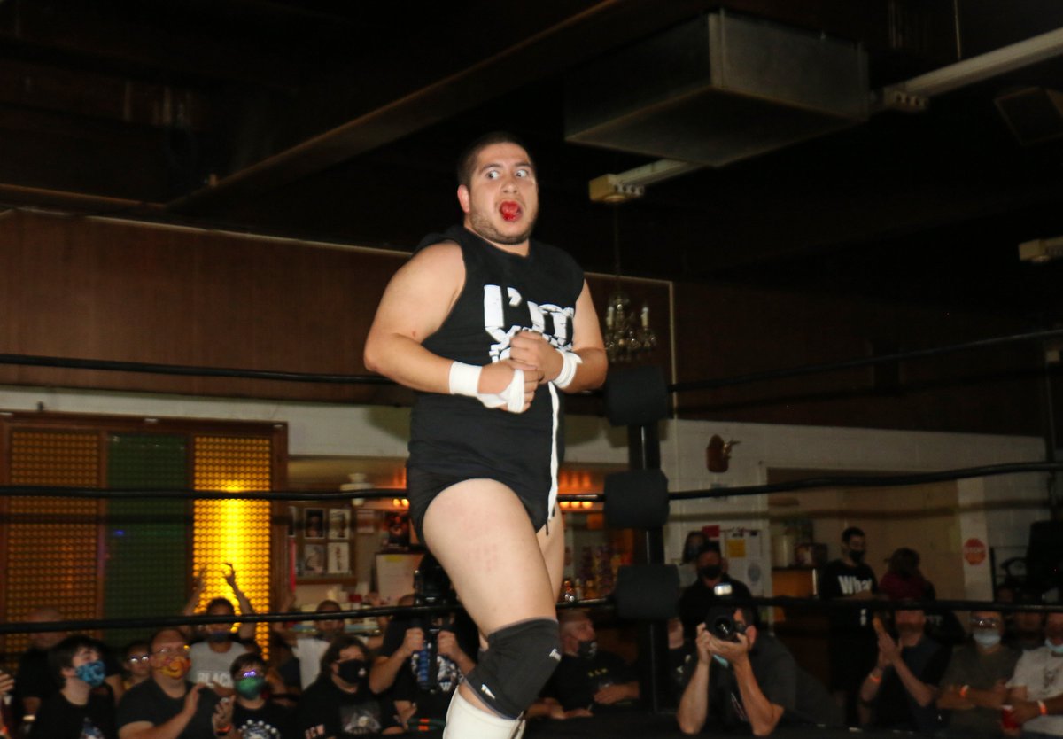 WindyCitySlam's tweet photo. .@WindyCitySlam covered @BerwynCW “The Return” last weekend, including @Vic_Capri13, @thetrevoroutlaw, @AyeChicoSuave, @Mike21strong, @Shogun_Logan63 & many more!
Check out 200+ photos: https://t.co/TXG2aTBriJ.
#ChicagoWrestling #indiewrestling #BCWReturn #BCWReturns https://t.co/8J4DUd4z3t