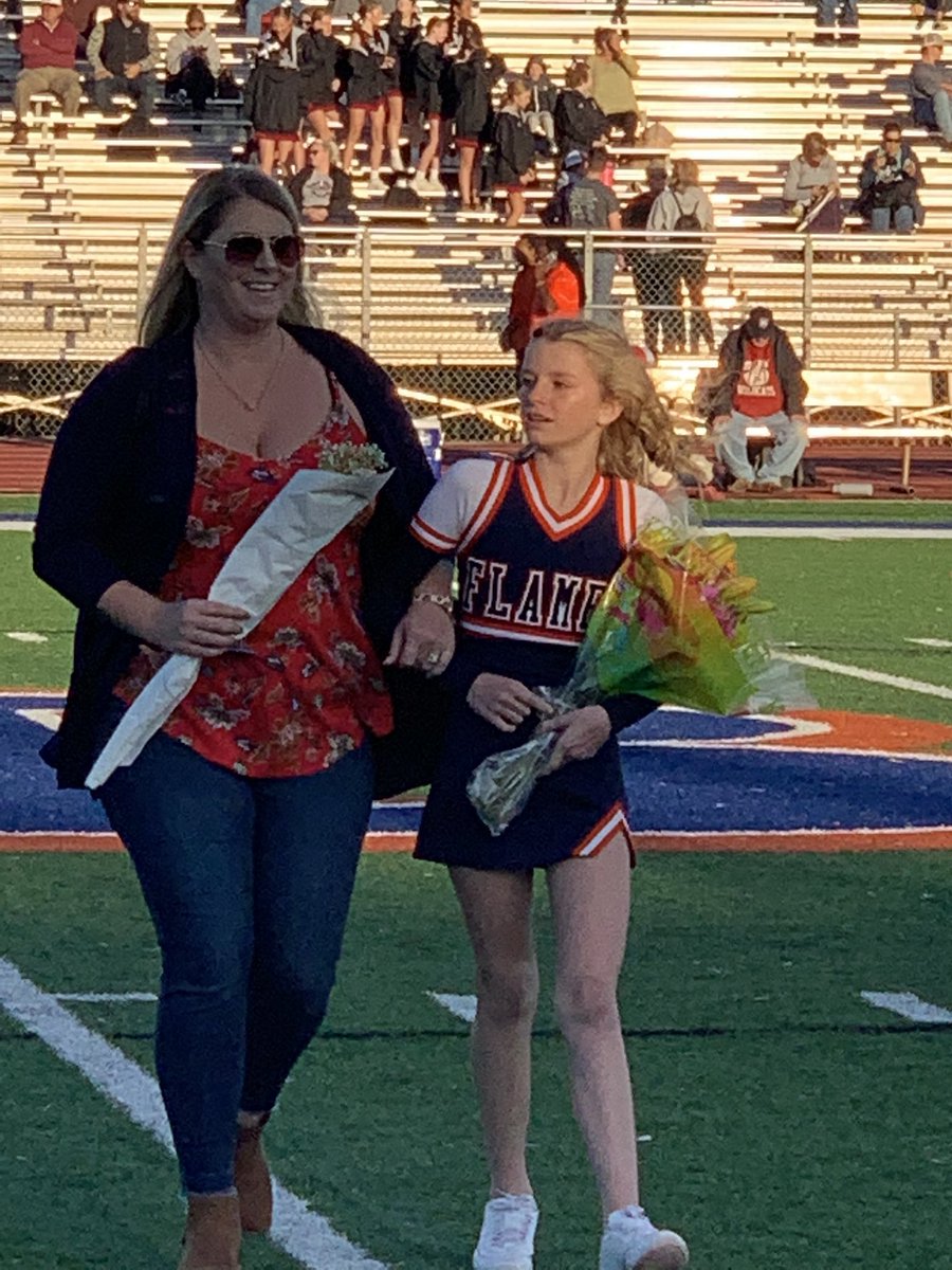 theburtalert1's tweet photo. 8th Grade Night! Thank you BMS Cheerleaders for your hard work and dedication to BMS! @Mrs_PhillipsBMS @Doctor_ACM @BMSfbcheer @jessjackson32 https://t.co/TK4SdU1Z78