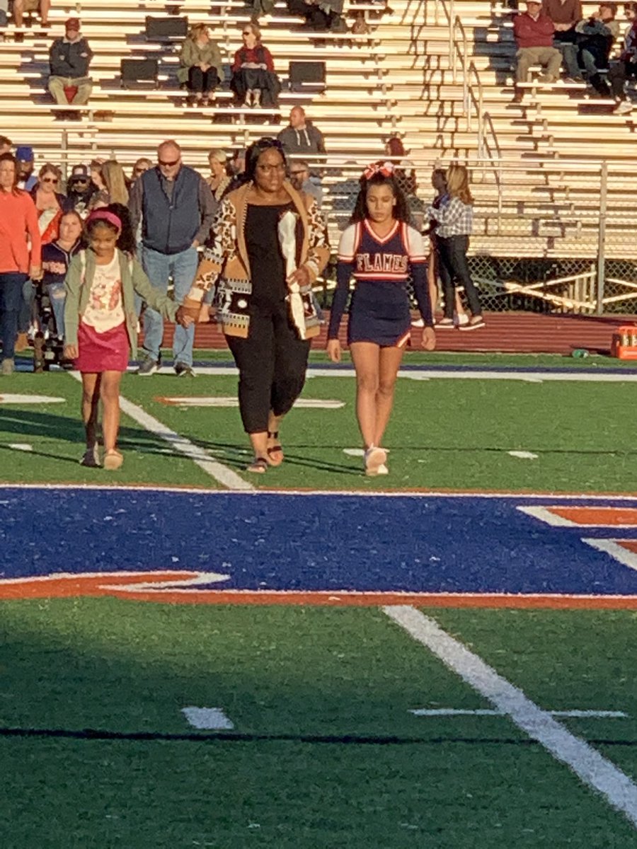 theburtalert1's tweet photo. 8th Grade Night! Thank you BMS Cheerleaders for your hard work and dedication to BMS! @Mrs_PhillipsBMS @Doctor_ACM @BMSfbcheer @jessjackson32 https://t.co/D8zmlY3JN4