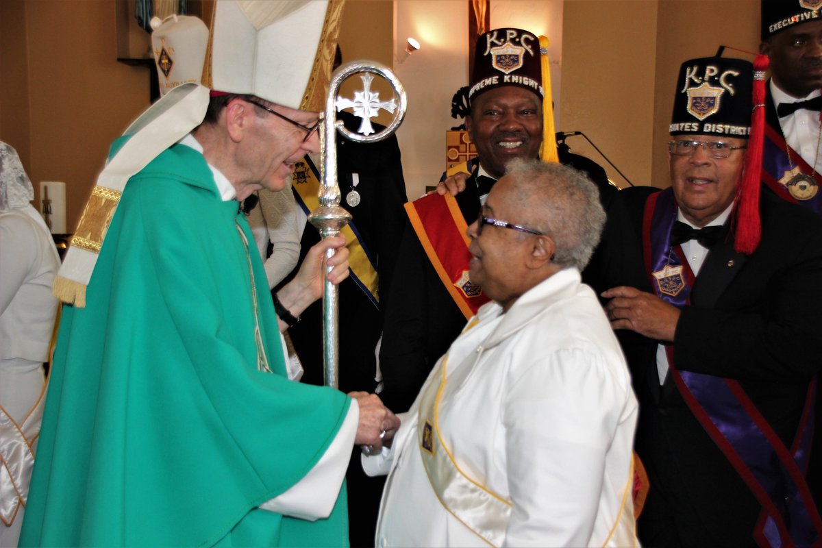 JeffGrant835's tweet image. Read @BishopOlmsted 's exhortation to African American Catholics at the @PhoenixDiocese #UnityMass, and how they reacted in this @thecatholicsun article: bit.ly/3EHIxou @claverfamily @OBCMPhx @TheJosephites @TheNBCCC