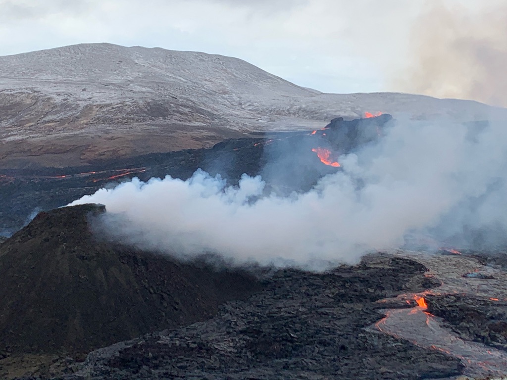 21年レイキャネス半島マグマ貫入事件と噴火 21 Magma Intrusion And Eruption At Reykjanes Peninsula Iceland Togetter