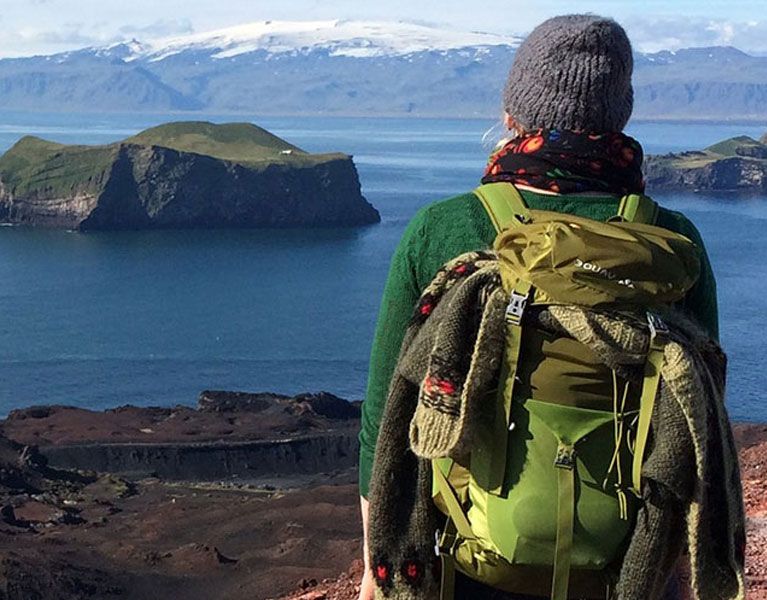 Alumni say that their favorite part of Summit was meeting people from across the US and world. So, we love this website connecting travelers to local hosts and work experiences. Go with friends or family, learn about the culture and master a new skill. buff.ly/2trEYjt