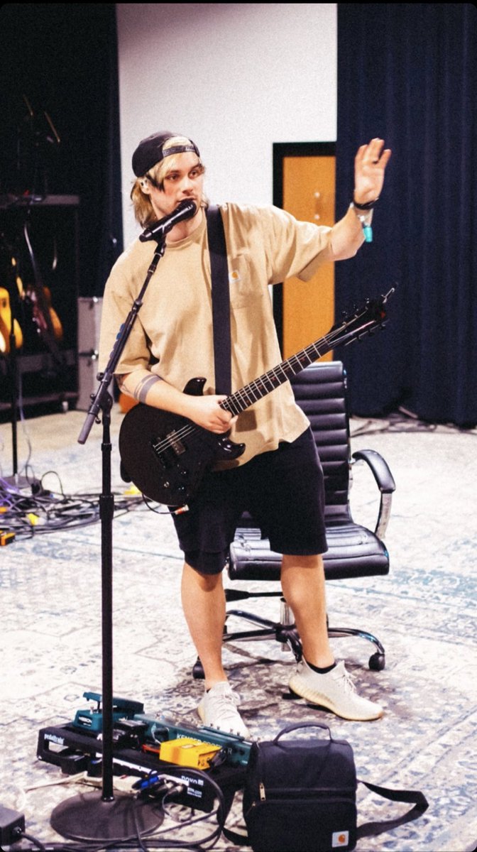 archivecalm's tweet photo. Michael Clifford https://t.co/pAZ3xsELjt