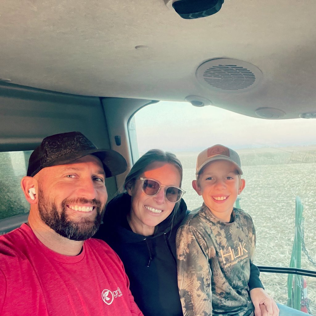 matt_swinger's tweet photo. 🌽 going on 2 weeks and they finally found me!? #Harvest2021 https://t.co/JhngFSeIJa