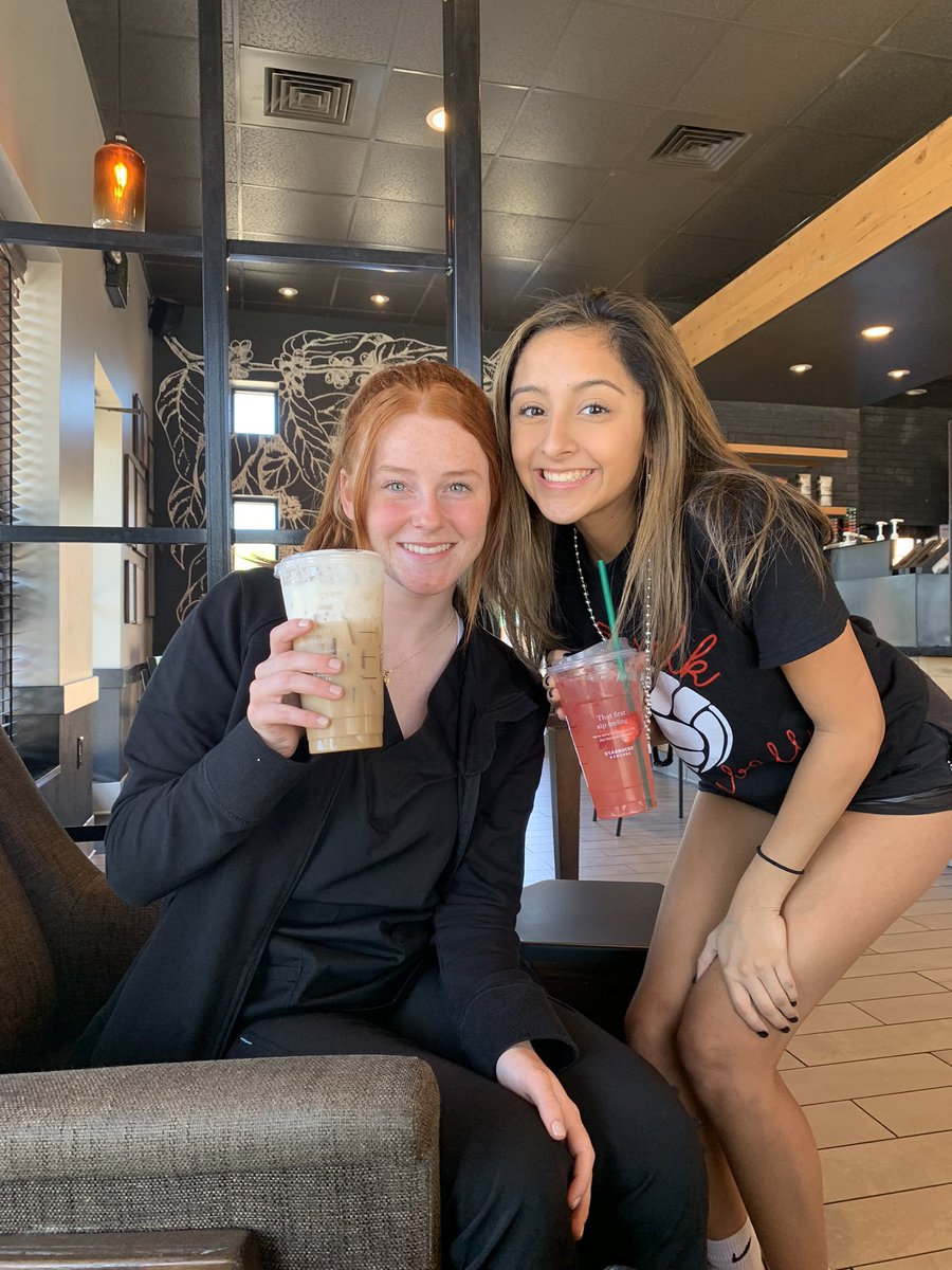 EmmaDustin1's tweet photo. Buddy date #4 w/ my back row partner in crime! #buddydate @LadyElk_Vball @nicolerrangel https://t.co/K8yDZ2ukME