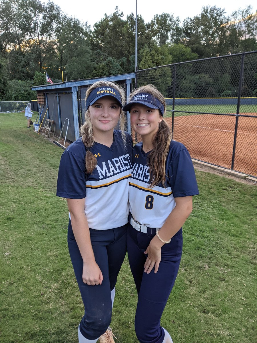 EC05Bilz's tweet photo. These two! 🧡💙
Big team win @Marist_Softball
Lulu kicked it off with and RBI single and Rachel pitched a gem in the circle.  
My girls! @rquinnelly77  @LuluCastelo1
 
Big hits from @AveryFantucci @DeguireKatelyn and 💣 @ChristianCain22 

@EastCobbBullets https://t.co/Jp3SUvxNgp