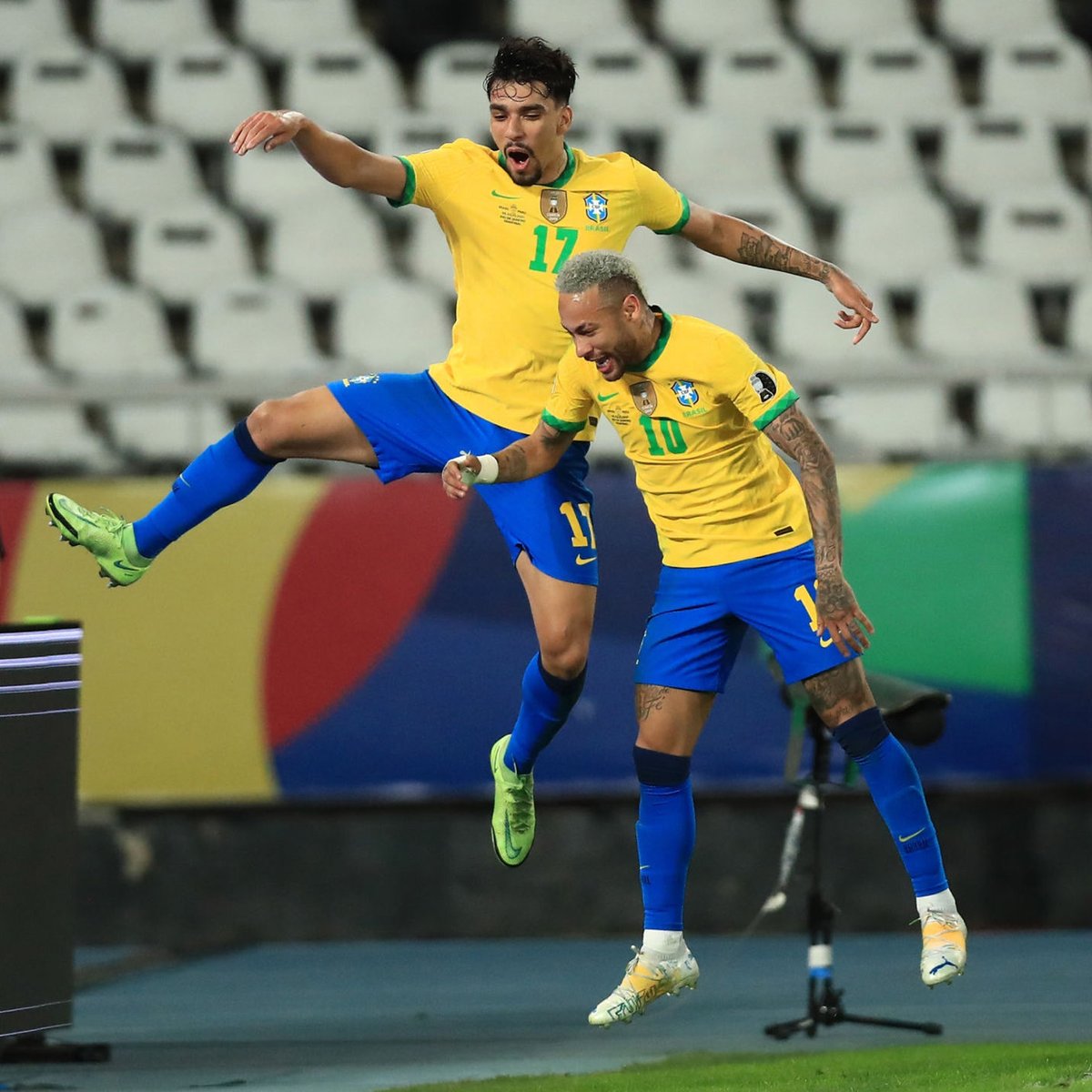 lnstantFoot's tweet image. Neymar : « Très triste cet épisode du jaune de Paqueta… L’année dernière ça m’est arrivé aussi ! Et je sais toujours pas pourquoi ! Le Joga Bonito est en train de mourir. Profitez-en tant qu’il est temps… ou battez-vous pour qu’il revienne ! » (Instagram)