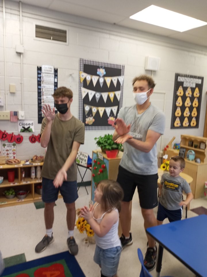 KCS_Palmer's tweet photo. We love our DB volunteers. You’re never too old to sing Baby Shark! #DBLeadershipClass https://t.co/KEPcqI7eP8