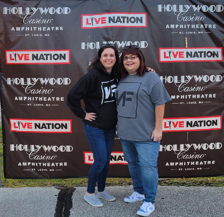 meshelle2kz's tweet photo. 5 years 5 albums 5 shows 
#WeHereForIt
@kali_poss https://t.co/IUTssF9qUd