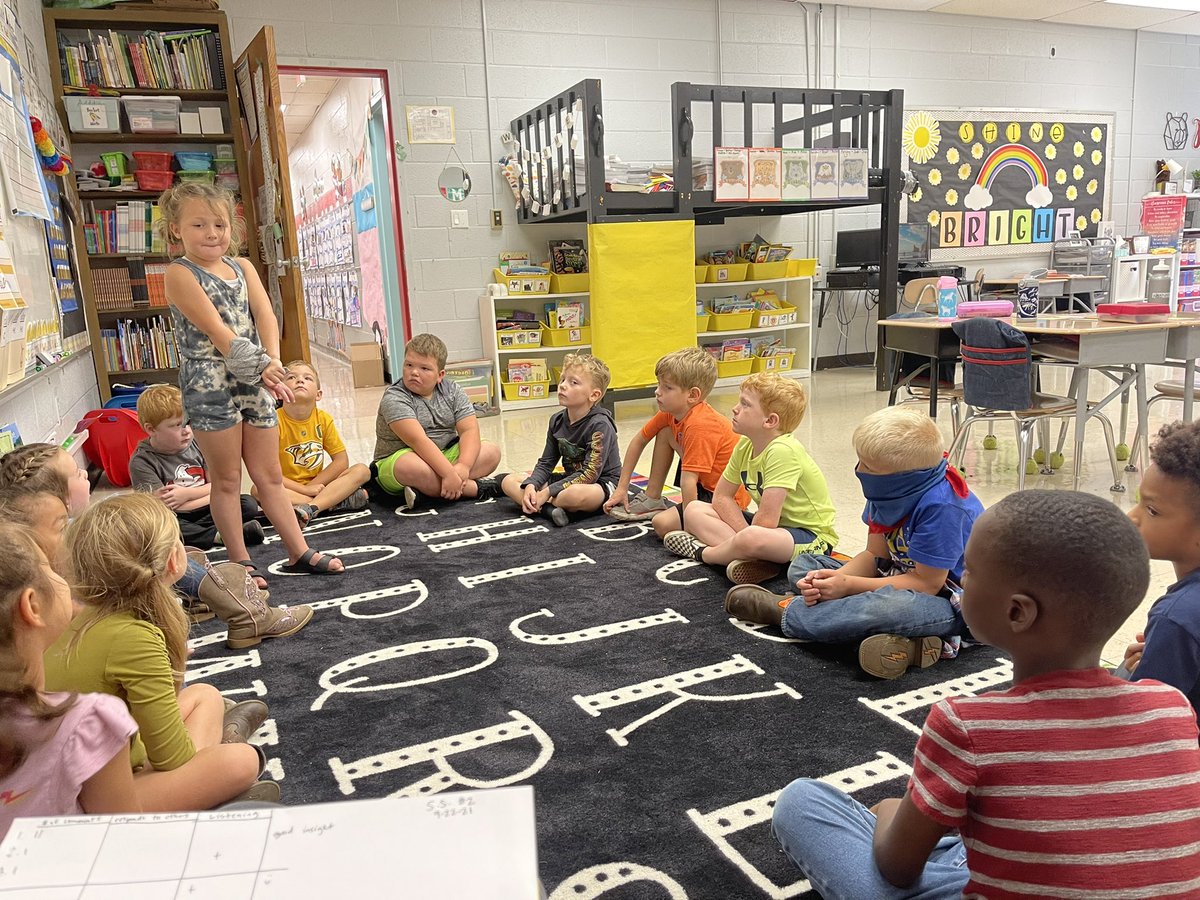 #BynumsBunch showing some pretty awesome whole body listening. Look 👀 at how these firsties are tracking the speaker!  They have worked hard and already come so far since our first Socratic seminar. #WeAreUnionSteam