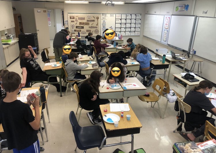 s_hersberger's tweet photo. What breaks down rock? We found out in this hands-on Weathering lab! @wshawrylak #huskiesLEAD https://t.co/gVaqiq1MXd