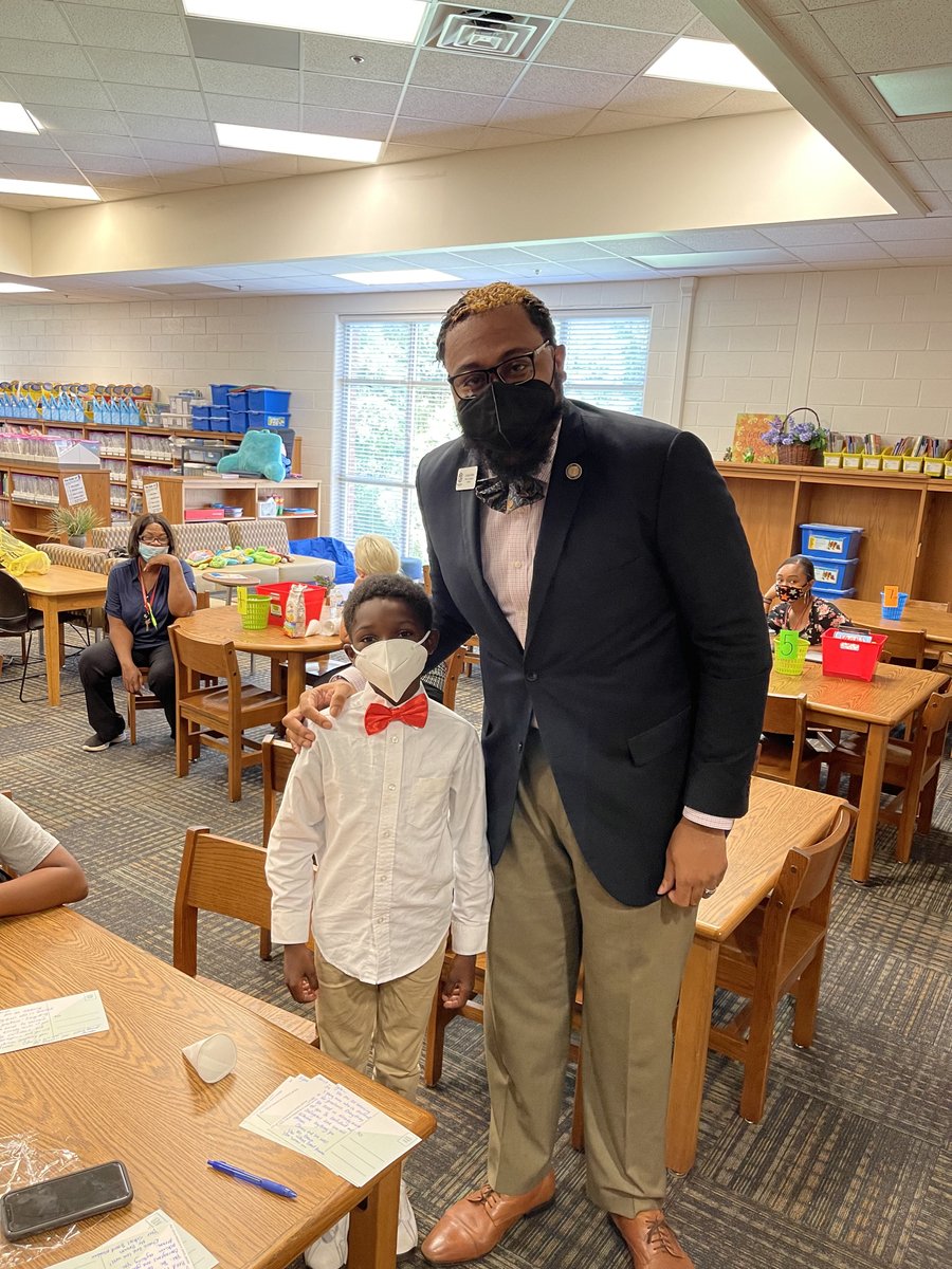 GSCSDistrict1's tweet photo. What a great day for @ATKBears! Excited about the B.L.A.Z.E. Program for 4th grade boys! 
.
.
A Tie That Binds (s/o Mrs. Lacy on the name) 
.
.
.
Each scholar was gifted with a handwritten note from me and a red bow tie for their dress up days. #BeTheDifference  #District1 https://t.co/dHyC12r2WQ