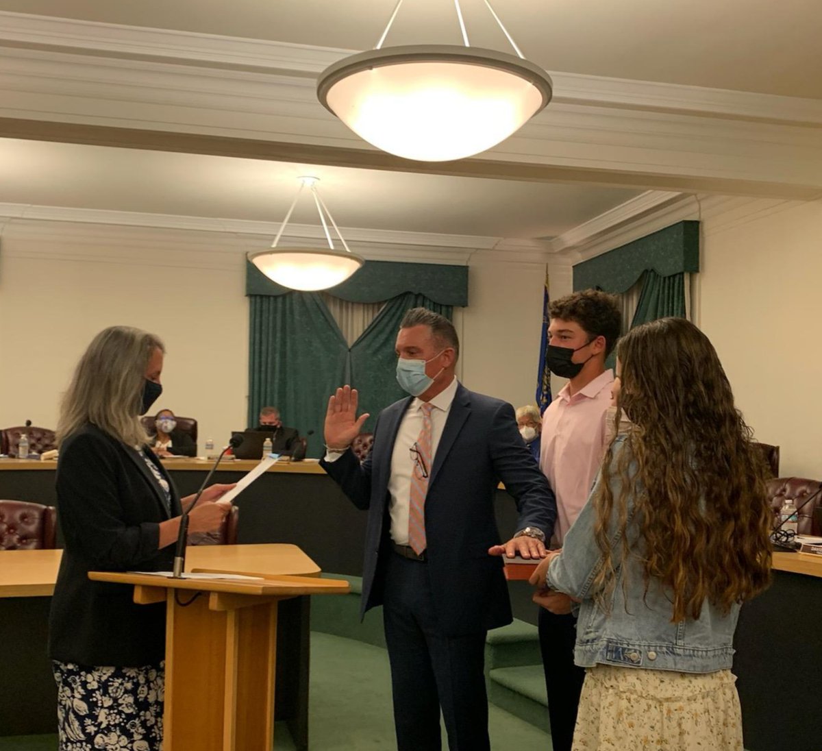 UpperDarbyPA's tweet photo. Mayor Barbarann Keffer swore in Timothy Bernhardt as Superintendent of @UDPolice tonight after the Upper Darby Township Council approved the appointment. Mayor Keffer congratulates Supt. Bernhardt and is grateful for his continued service to #UDPD and the entire UD community. https://t.co/P1wGkJRGr6