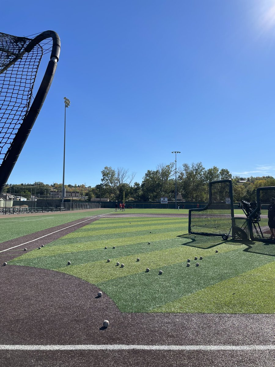Great practice for our hitters today. Working on approach by using our new <a href="/SpinballSports/">Spinball Sports</a> machine and our hack attack at the same time. One machine on fastballs, and the other on hanging breakers. We trusted our approach no matter which machine was fed. #Boom #BuildTheDam