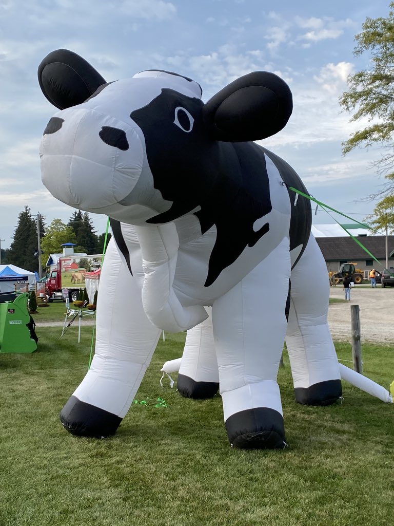 Kaitlynkitzan's tweet photo. #OutdoorDairy21 was a success at @DiscoveryFarmON!
Looking forward to #CropStop the next two days! https://t.co/UiwC4E90xE