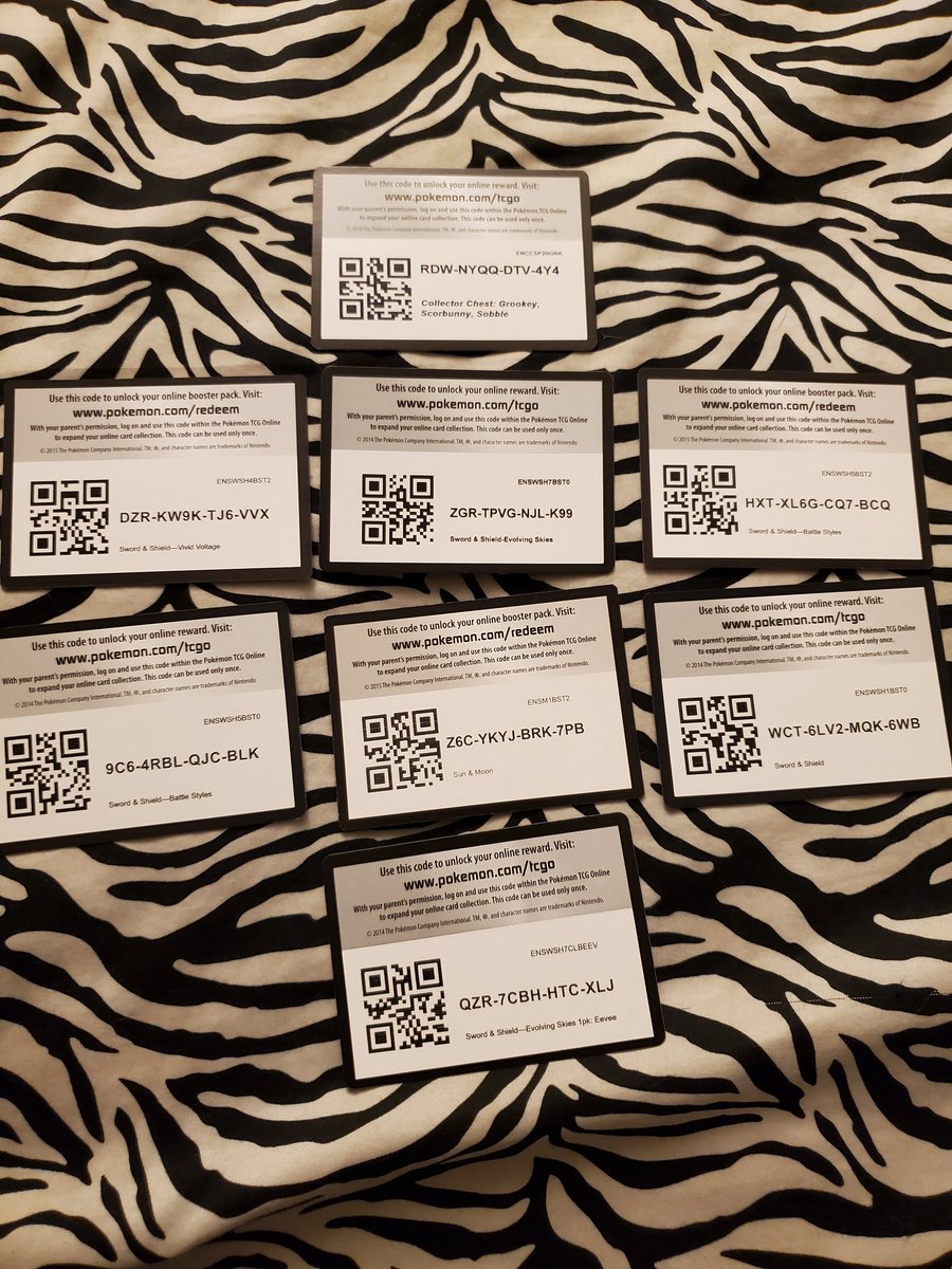 pokefam887's tweet image. 8 FREE code cards up for grabs!  Get them while you can!!
#pokemoncommunity
#PokemonTCG #freecodecards
#pokemon