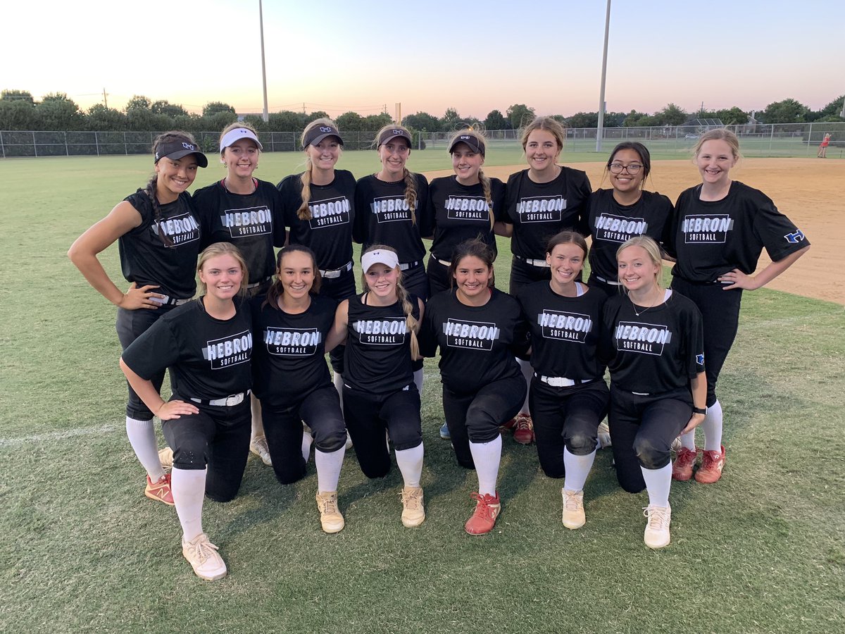 HebronSoftball's tweet photo. First game of the fall season ✅Feels great to be back on the field #HPND #Compete https://t.co/MvXisk8jts
